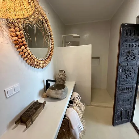 Ξενοδοχείο με διαμερίσματα Casa De Oro Lujo 4*